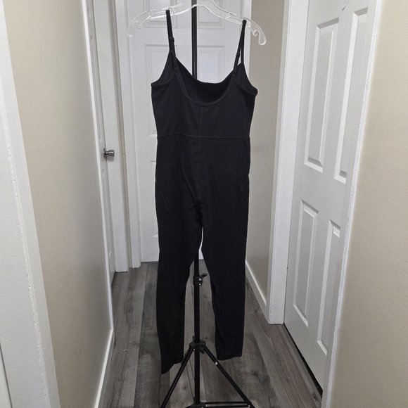 Wilfred Free Elegant Black Jumpsuit - Picture 5 of 9